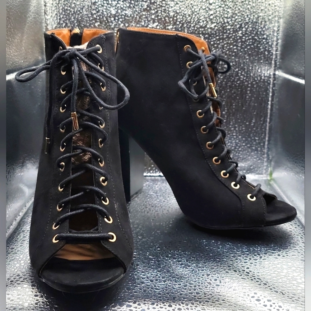 Bamboo Embark-08M, Open toe back zip & front lace boot heels, Black, US size 9